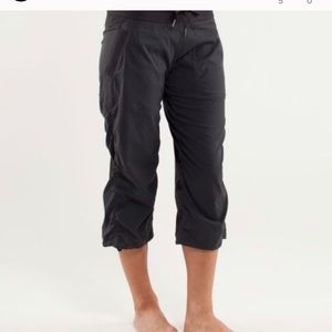 Lululemon dance studio crop